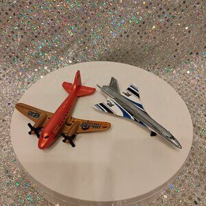 2 DIECAST AIRPLANES SET
